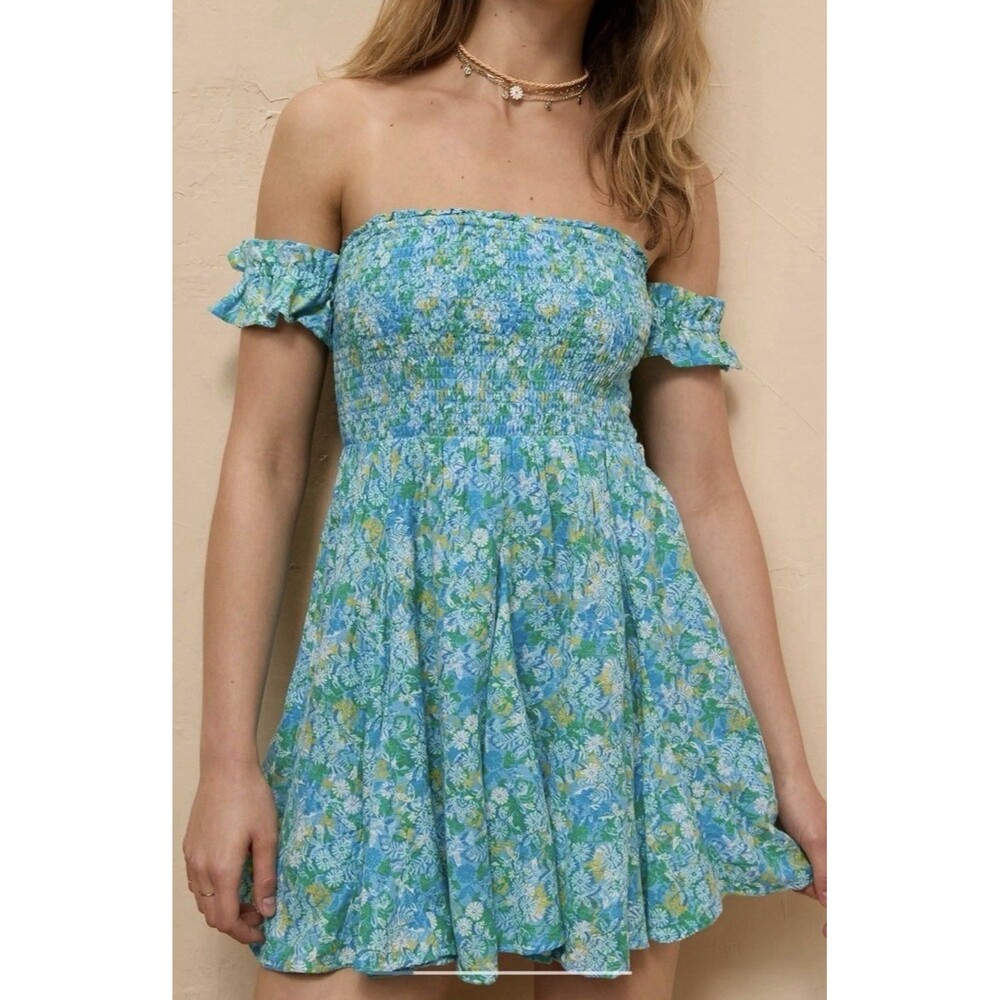 American Eagle Off Shoulder Dress Medium Smocked Flounce Spring Summer Cottage
